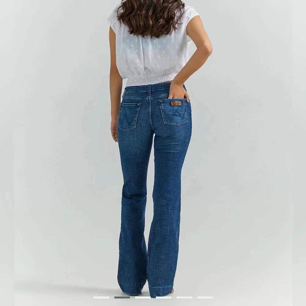 WOMEN'S WRANGLER RETRO® MAE WIDE LEG TROUSER JEAN - Picture 4 of 5